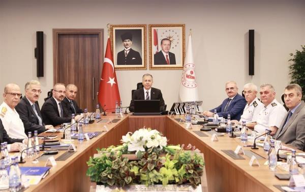 Minister points out October for further measure against illegal migration