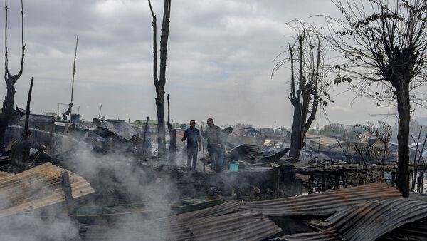 Three die after houseboats catch fire on Indian lake popular with tourists
